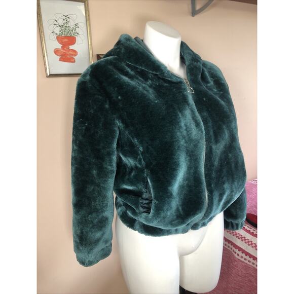 NWOT Outer Edge Green Faux Fur Cropped Jacket Hood Medium Pockets Zipper - Picture 3 of 12